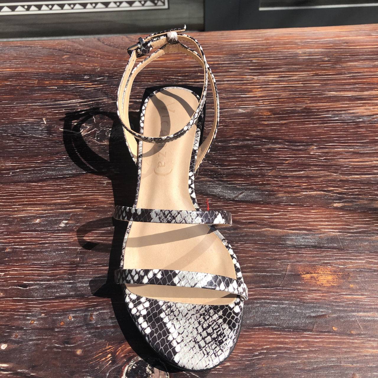 Oumé – Leather Heels Shoes Cassare