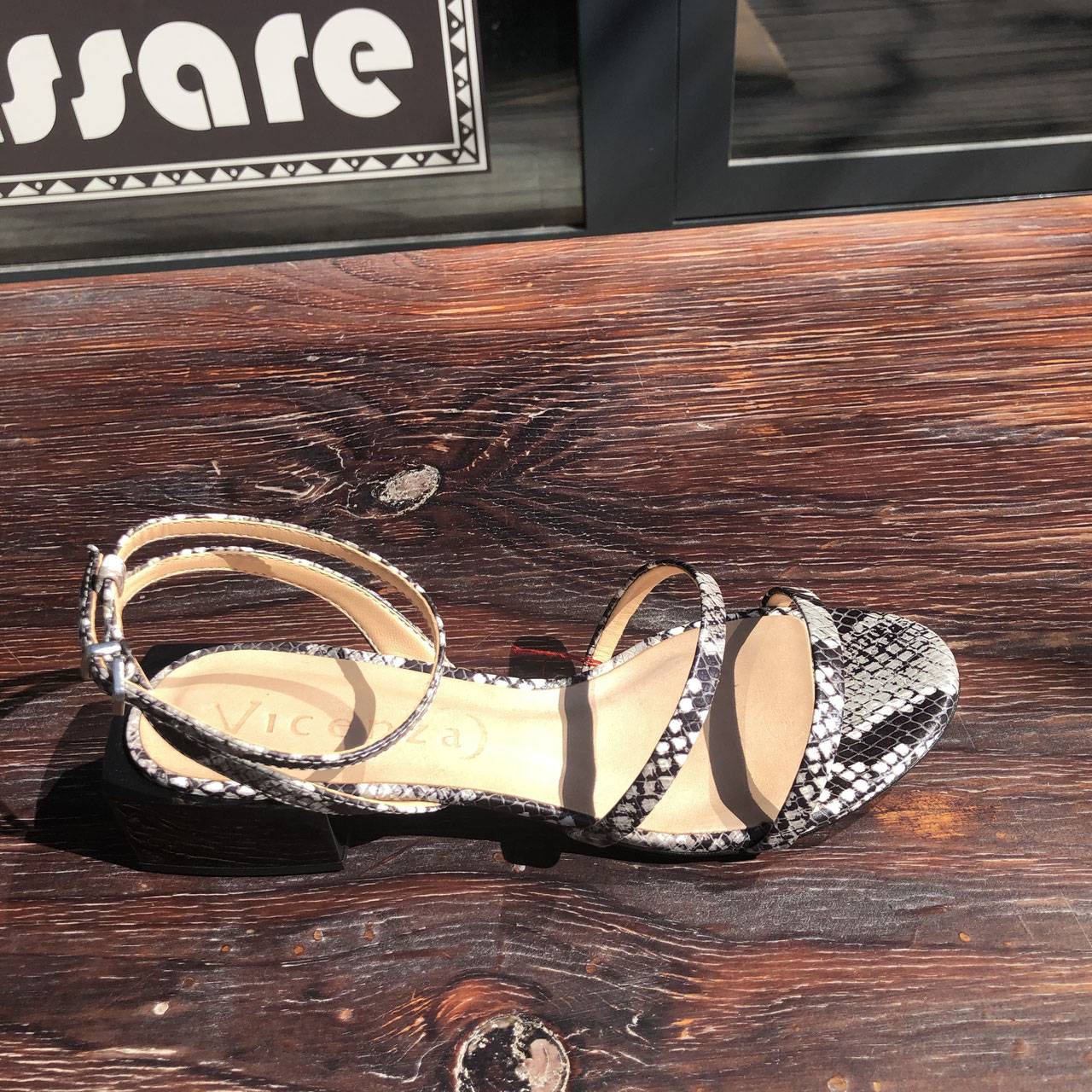 Oumé – Leather Heels Shoes Cassare